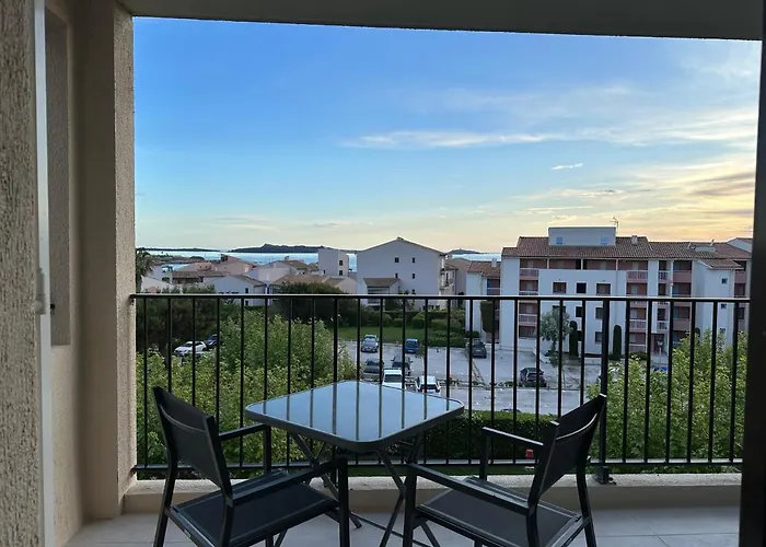 Les Balcons Apartment